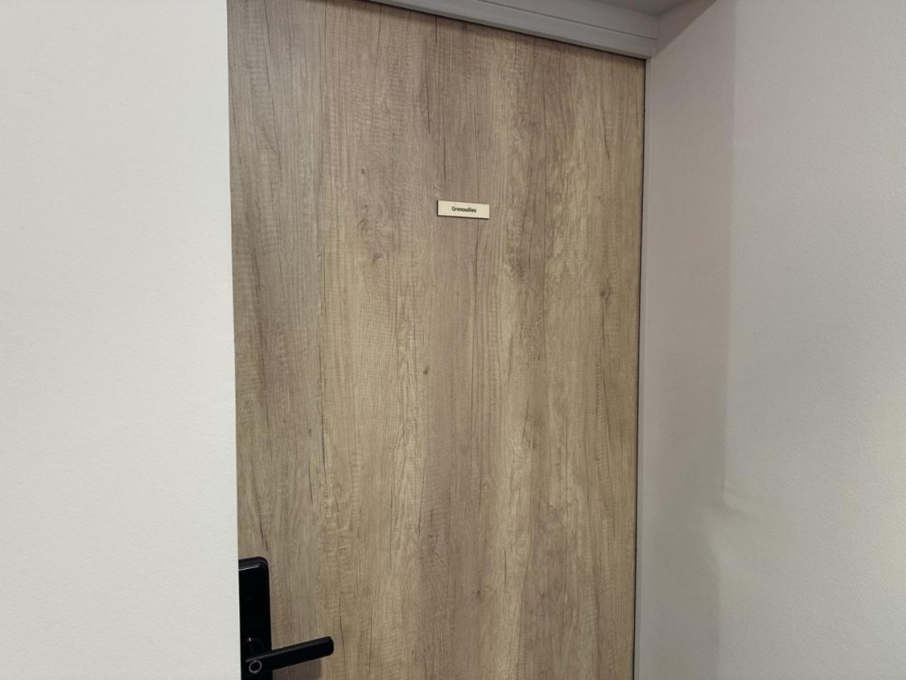 Les Suites Gueguen Chablis Kamer foto