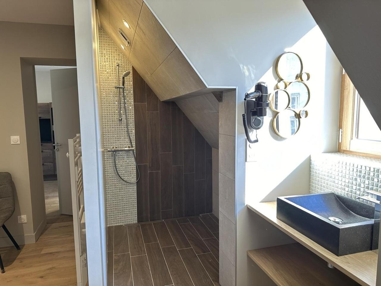 Les Suites Gueguen Chablis Kamer foto
