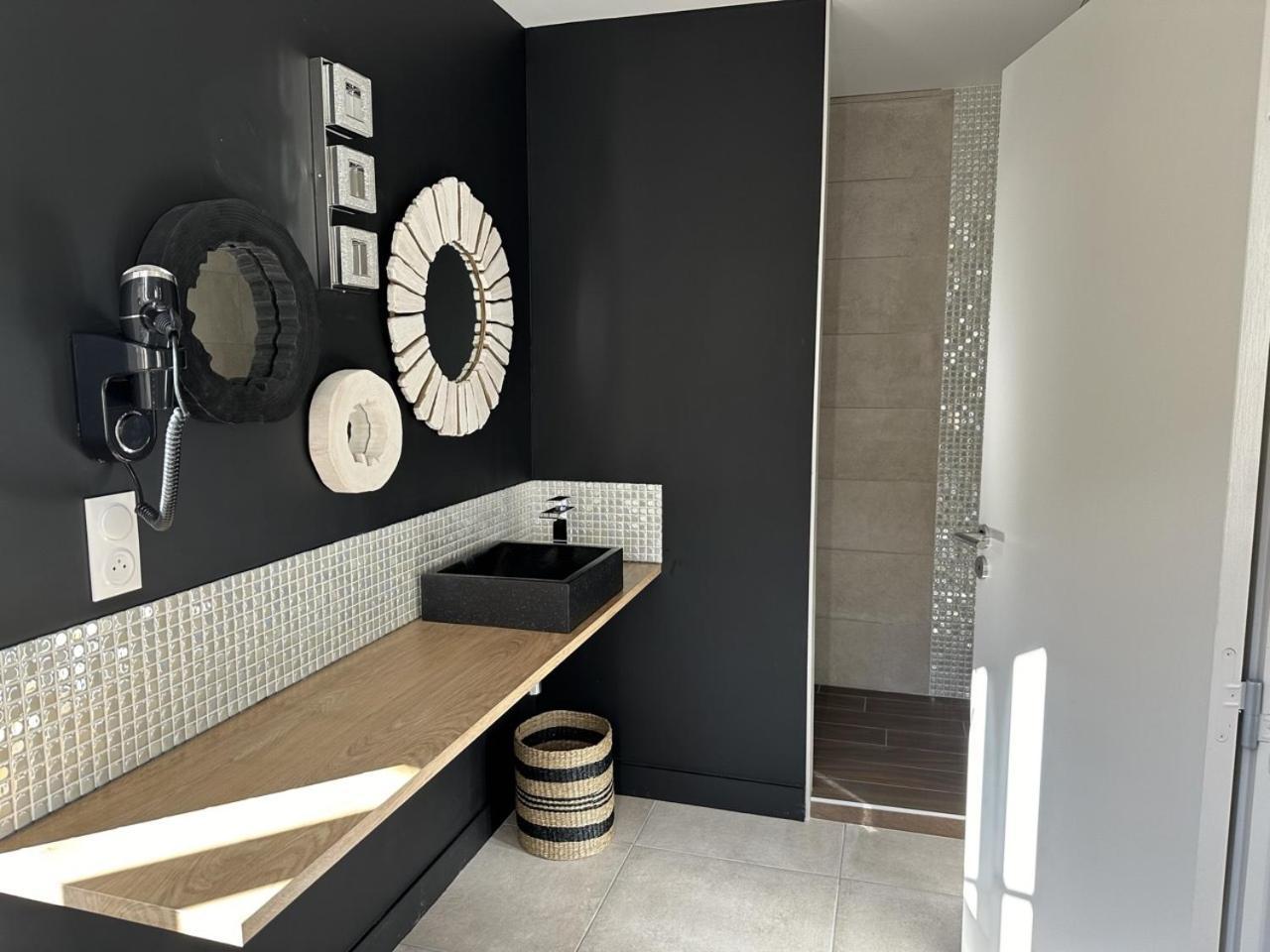 Les Suites Gueguen Chablis Kamer foto